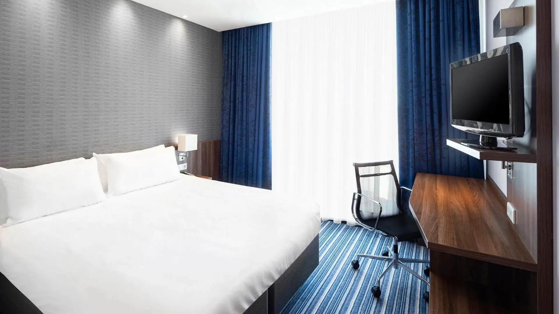 Holiday Inn Express Rotterdam - Central Station, An Ihg Hotel 3*,  הולנד